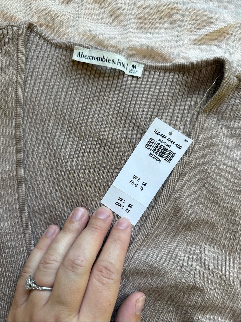 Abercrombie & Fitch Ribbed V-Neck Long Sleeve Top in Taupe - Picture 5 of 6